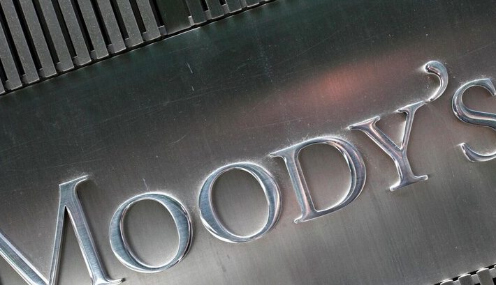 “موديز” تخفص التصنيف الائتماني لمصر