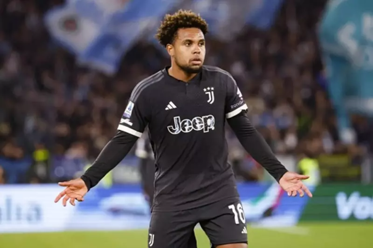 يوفنتوس يندّد بتعرّض لاعبه ويستون ماكيني لهتافات عنصرية في الدوري الإيطالي