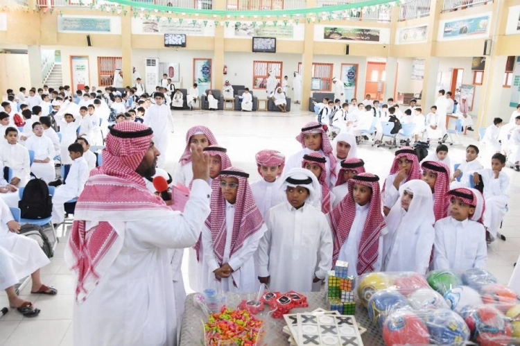 التعليم: غياب الطالب أو انقطاعه يعد شكلاً من أشكال الإيذاء