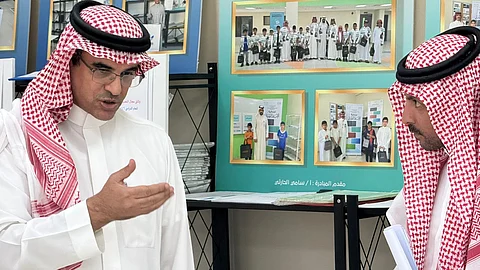 مدير تعليم الطائف يطلع على جاهزية المدارس ويثني على أداء الهيئتين الإدارية والتعليمية