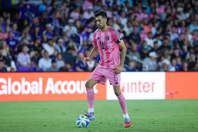 بوسكيتس يلمح لاحتمال اعتزاله ويؤكد: أنا أقرب إلى نهاية مسيرتي من الاستمرار