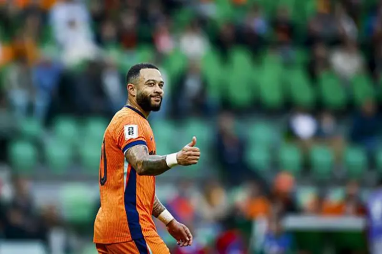 في ظل اهتمام أوروبي.. ديباي يقترب من الرحيل عن كورينثيانز