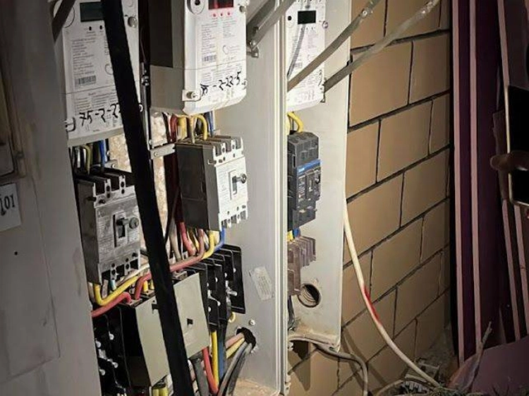 اختلاس كهرباء مسجد لاستخدامها في تشغيل سوق خردوات وغرف عمالة وري مزرعة