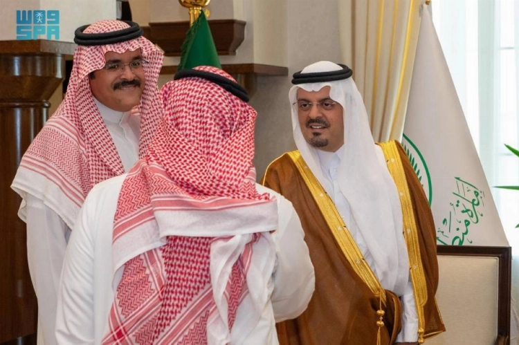 نائب أمير مكة يلتقي بأعضاء لجنة مراجعة الجودة والفريق القانوني نائب أمير مكة يلتقي بأعضاء لجنة مراجعة الجودة والفريق القانوني