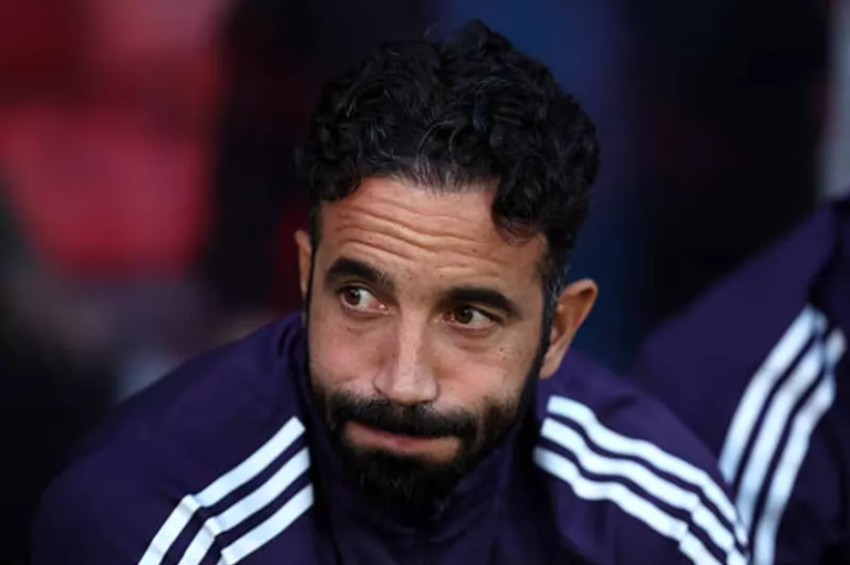 أموريم: أونانا لم يكن سبب الخسارة أمام فريق من الدرجة الرابعة وأعتذر لمانشستر يونايتد