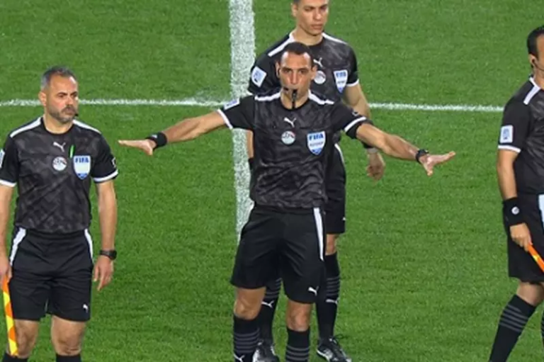 محمود بسيوني يقود طاقم الحكام في مباراة وادي دجلة والزمالك بالدوري المصري محمود بسيوني يقود طاقم الحكام في مباراة وادي دجلة والزمالك بالدوري المصري