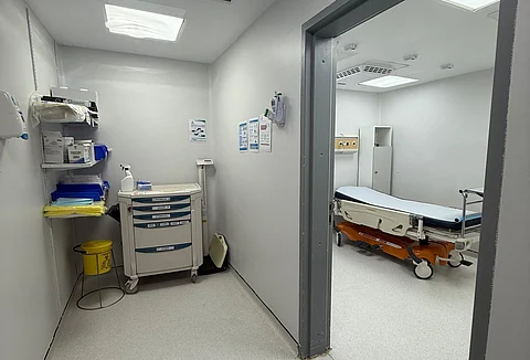 تجمع جازان الصحي يكمل تطوير وتشغيل 38 غرفة عزل في مستشفيات ومراكز المنطقة تجمع جازان الصحي يكمل تطوير وتشغيل 38 غرفة عزل في مستشفيات ومراكز المنطقة