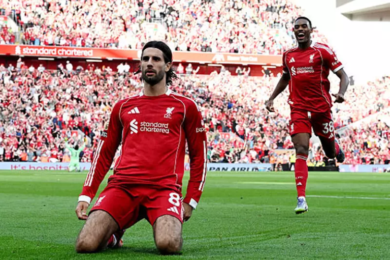 في أنفيلد.. ليفربول يخطف الصدارة بعد كسر عقدة أرسنال في الدوري الإنجليزي في أنفيلد.. ليفربول يخطف الصدارة بعد كسر عقدة أرسنال في الدوري الإنجليزي