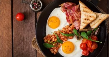 دراسة: تفويت وجبة الإفطار يزيد ضغط الدم ويؤثر على صحة القلب