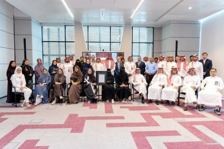 البنك السعودي الأول ينال شهادة الآيزو 20400 في المشتريات المستدامة