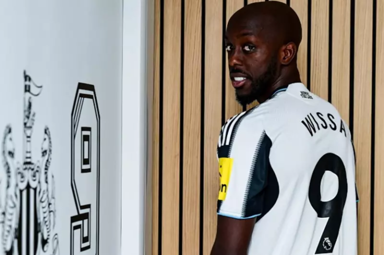 نيوكاسل يونايتد يتعاقد مع يوان ويسا ليكون “بديل إيزاك”