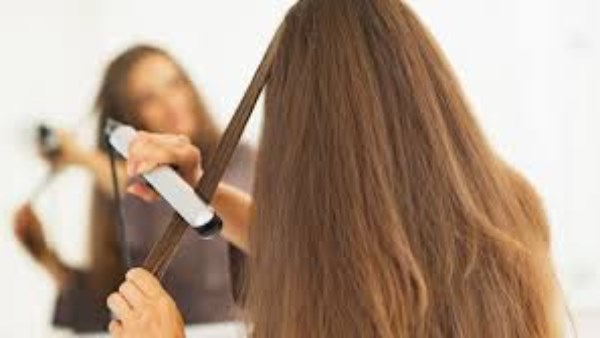 احذري: مكواة الشعر تطلق مواد سامة وتهدد صحتك دون أن تدري احذري: مكواة الشعر تطلق مواد سامة وتهدد صحتك دون أن تدري