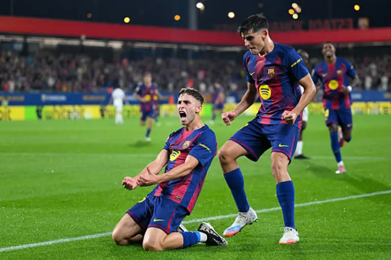 احتفال كتالوني: برشلونة يسحق فالنسيا بسداسية في الدوري الإسباني احتفال كتالوني: برشلونة يسحق فالنسيا بسداسية في الدوري الإسباني