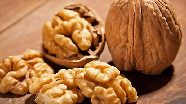 ما الذي يحدث عند تناول حبة عين الجمل يوميًا؟ ما الذي يحدث عند تناول حبة عين الجمل يوميًا؟