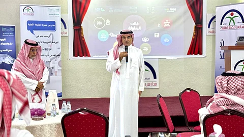 الغامدي يحضر الورشة التدريبية للأولمبياد العالمي للروبوت 2025م في الطائف الغامدي يحضر الورشة التدريبية للأولمبياد العالمي للروبوت 2025م في الطائف