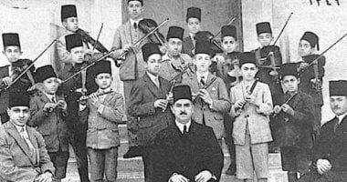 متى ظهر أول زي مدرسي في العالم، وكيف تطور مع مرور الزمن؟ 