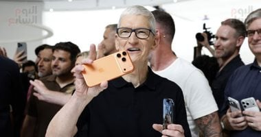 تيم كوك يكشف لغز بطارية iPhone Air رغم نحافته القياسية تيم كوك يكشف لغز بطارية iPhone Air رغم نحافته القياسية