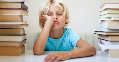 6 أساليب ذكية لتشجيع ابنك على الدراسة والمذاكرة.. فهم السبب أمر أساسي 