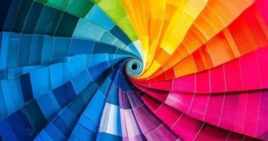 كيف تخمن عمر شخص من لونه المفضل؟.. الأصفر الجريء يميز Gen Z والوردي لجيل الألفية 