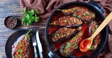 طريقة تحضير سلطة الباذنجان باللحم المفروم 