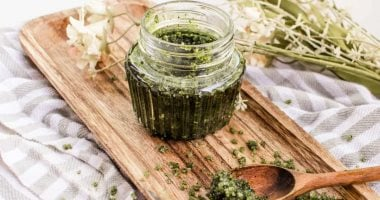 الشاي الأخضر والماتشا مش بس للدايت، اعرفي إزاي تستخدميهما للعناية بالبشرة 
