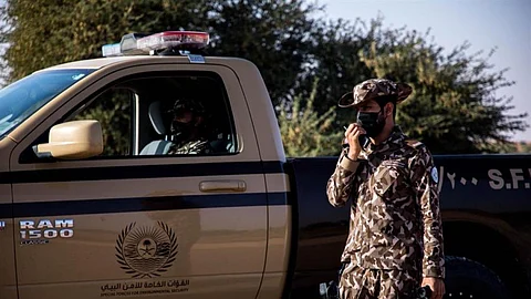 الأمن البيئي يضبط مخالفين لإشعال النار بلا تصريح والشروع في الصيد بمواقع محظورة الأمن البيئي يضبط مخالفين لإشعال النار بلا تصريح والشروع في الصيد بمواقع محظورة