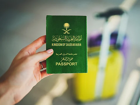 أفعال فردية تسيء للوطن.. سعوديون في الخارج بين الجهل وسوء التمثيل أفعال فردية تسيء للوطن.. سعوديون في الخارج بين الجهل وسوء التمثيل