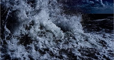 تفسير حلم الماء العكر والصافى: مواقف عاطفية ومشاعر حزن تفسير حلم الماء العكر والصافى: مواقف عاطفية ومشاعر حزن